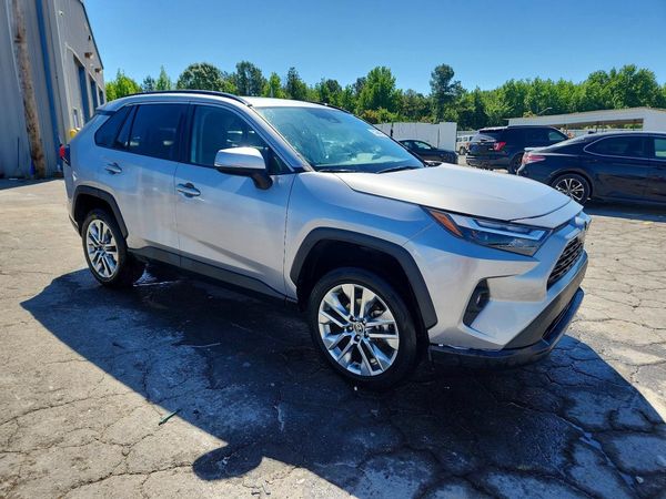 2023 TOYOTA RAV4 XLE Premium