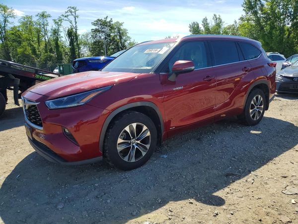 2021 TOYOTA HIGHLANDER XLE