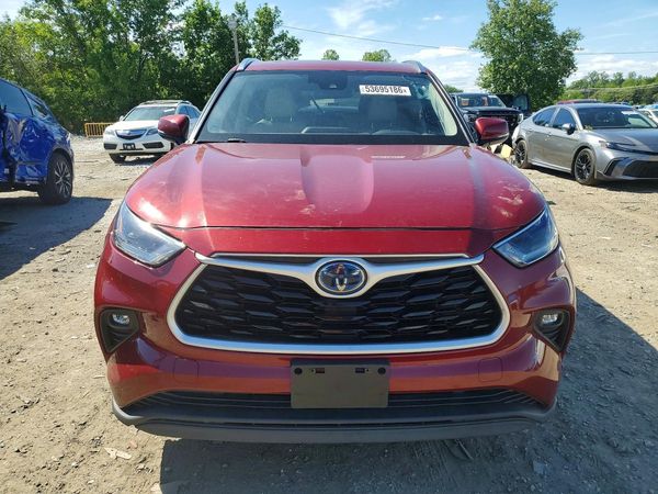 2021 TOYOTA HIGHLANDER XLE