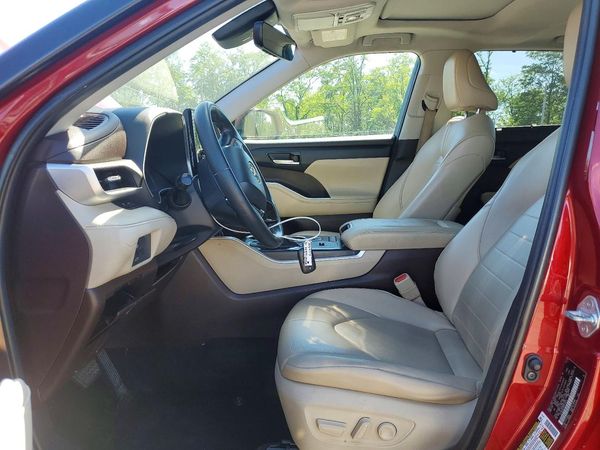 2021 TOYOTA HIGHLANDER XLE
