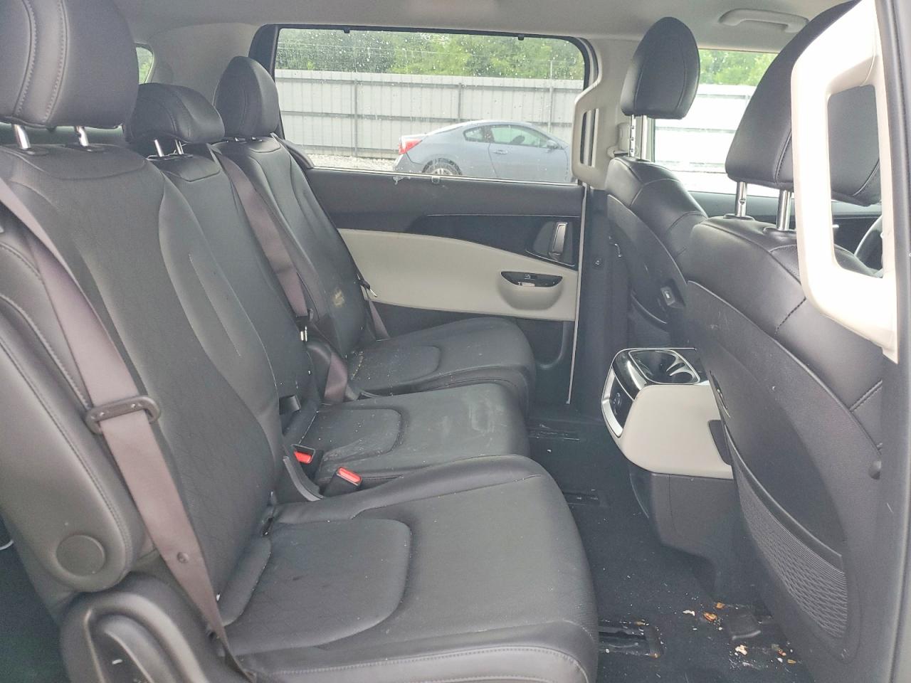 2024 KIA CARNIVAL EX