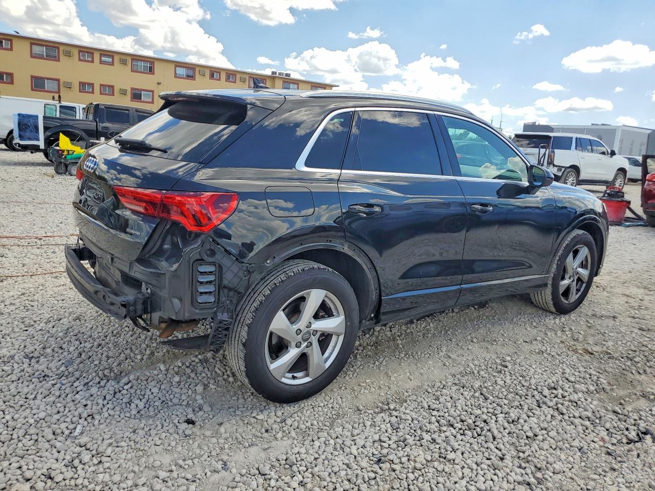 2020 AUDI Q3 quattro Premium