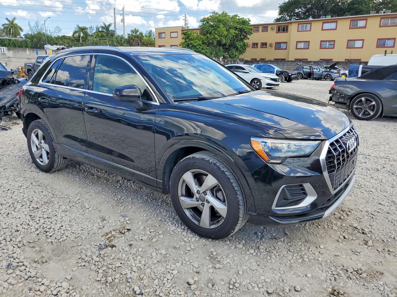 2020 AUDI Q3 quattro Premium