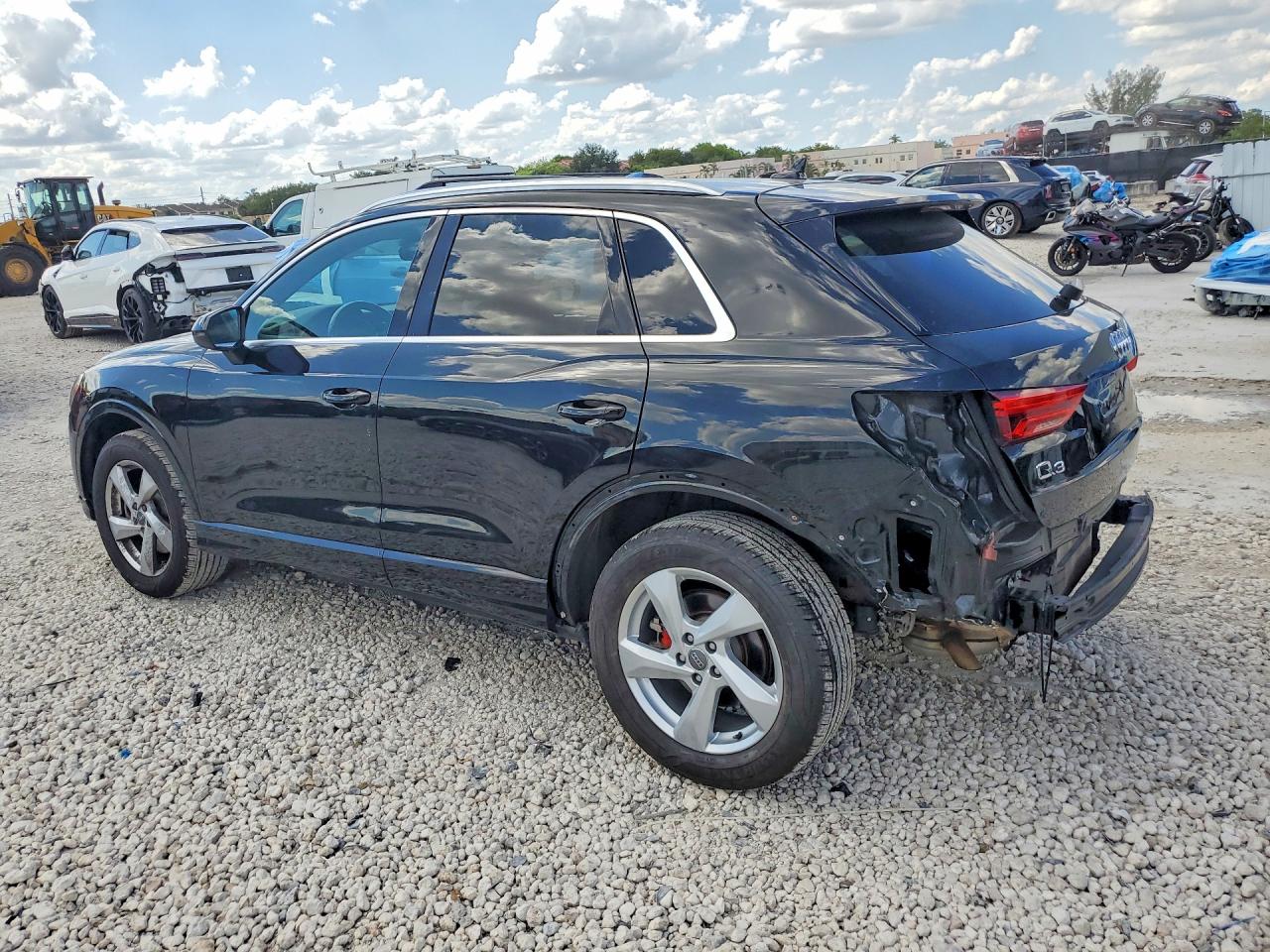 2020 AUDI Q3 quattro Premium
