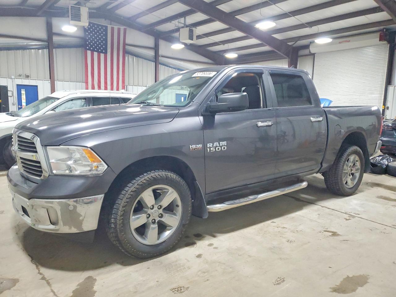 2016 RAM 1500 SLT