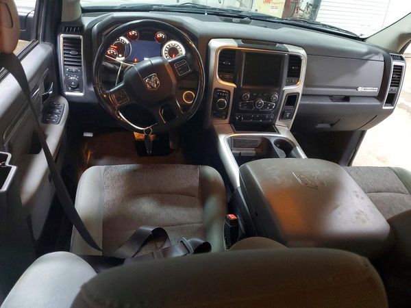 2016 RAM 1500 SLT