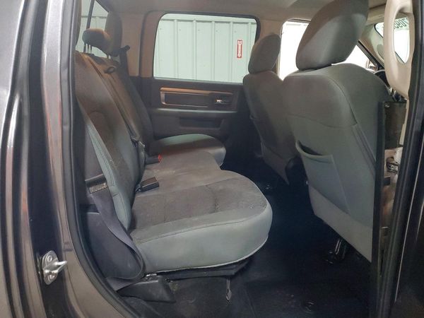 2016 RAM 1500 SLT