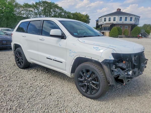 2020 JEEP GRAND CHEROKEE LAREDO 4X4