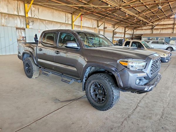 2020 TOYOTA TACOMA SR5