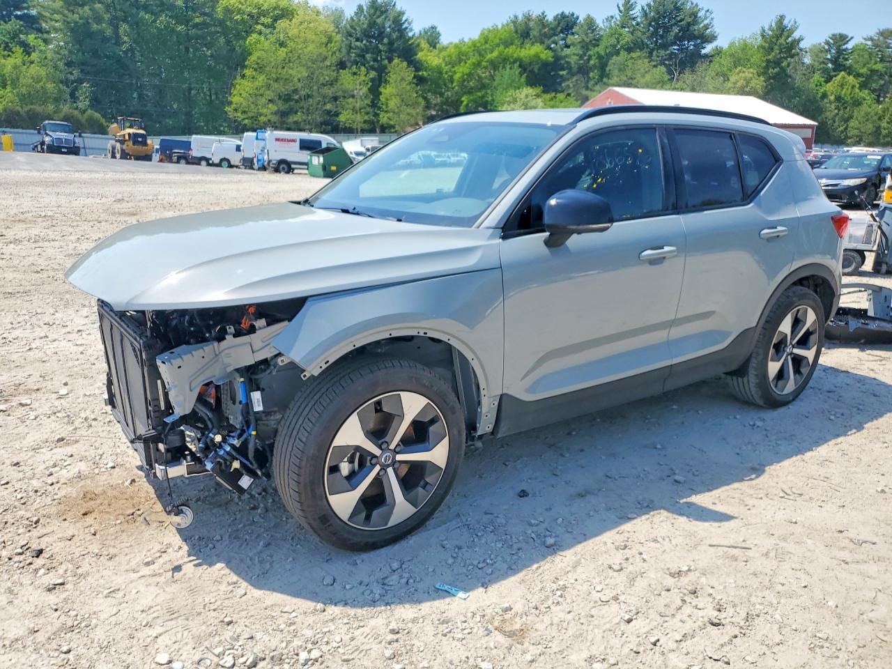 2026 VOLVO XC40 Plus Dark