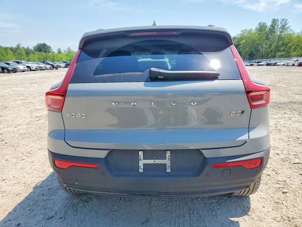 2026 VOLVO XC40 Plus Dark