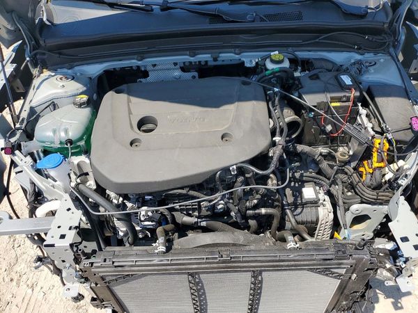 2026 VOLVO XC40 Plus Dark