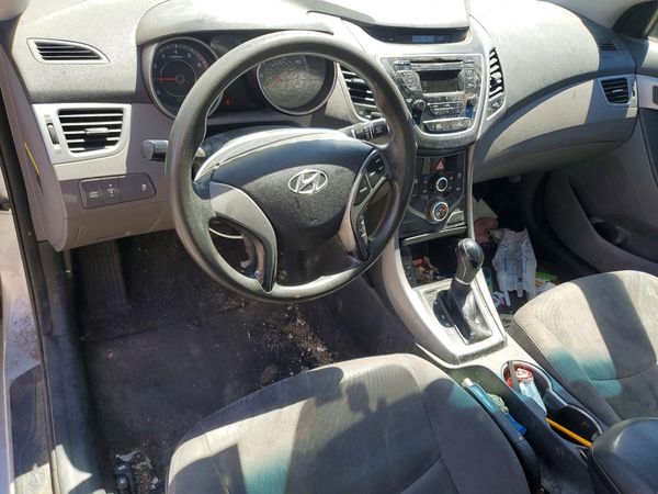 2014 HYUNDAI ELANTRA GLS (Middle)
