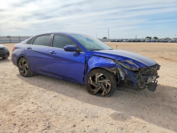 2024 HYUNDAI ELANTRA SEL w/ Convenience Pkg — Passenger 3/4
