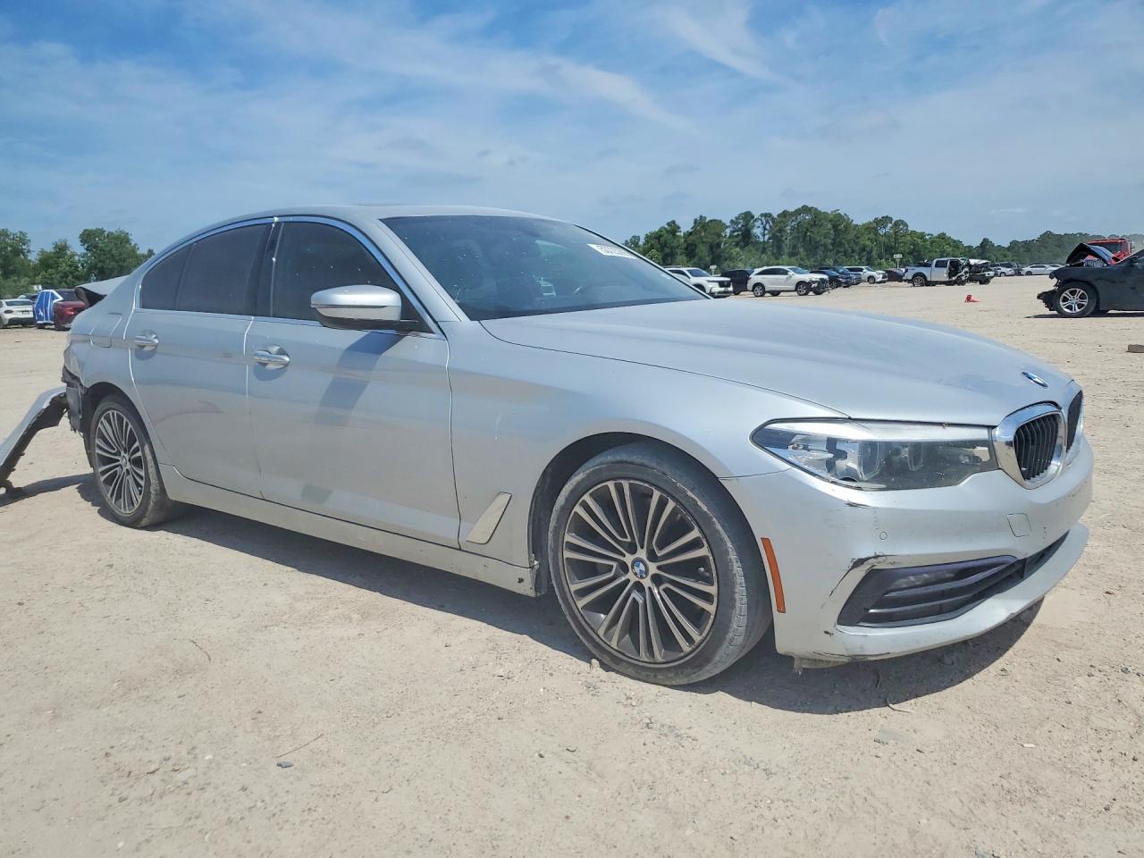 2018 BMW 530