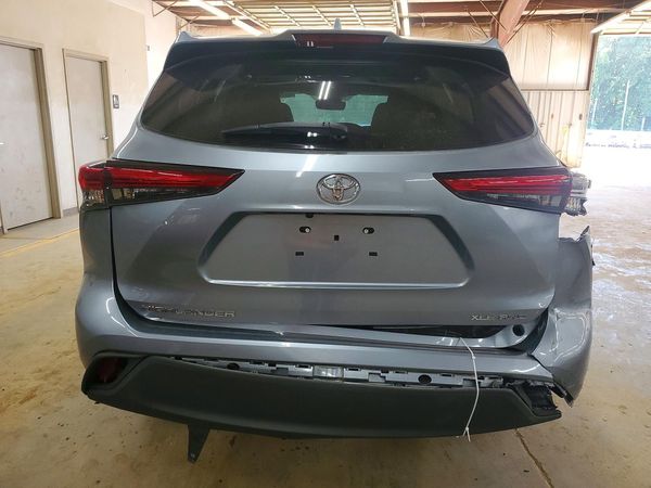 2020 TOYOTA HIGHLANDER XLE Nav