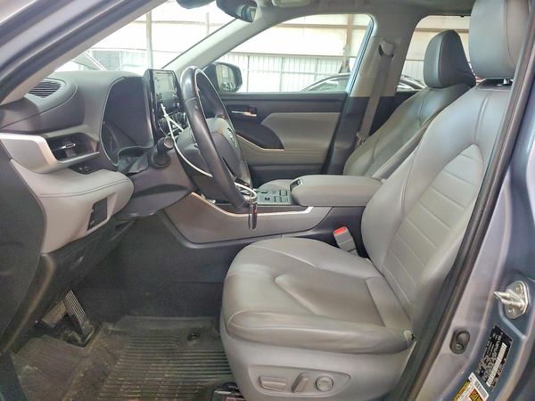 2020 TOYOTA HIGHLANDER XLE Nav