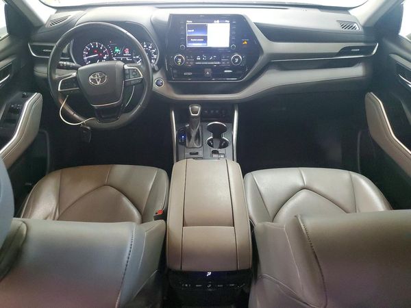 2020 TOYOTA HIGHLANDER XLE Nav