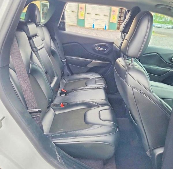 2019 JEEP CHEROKEE LATITUDE PLUS FWD