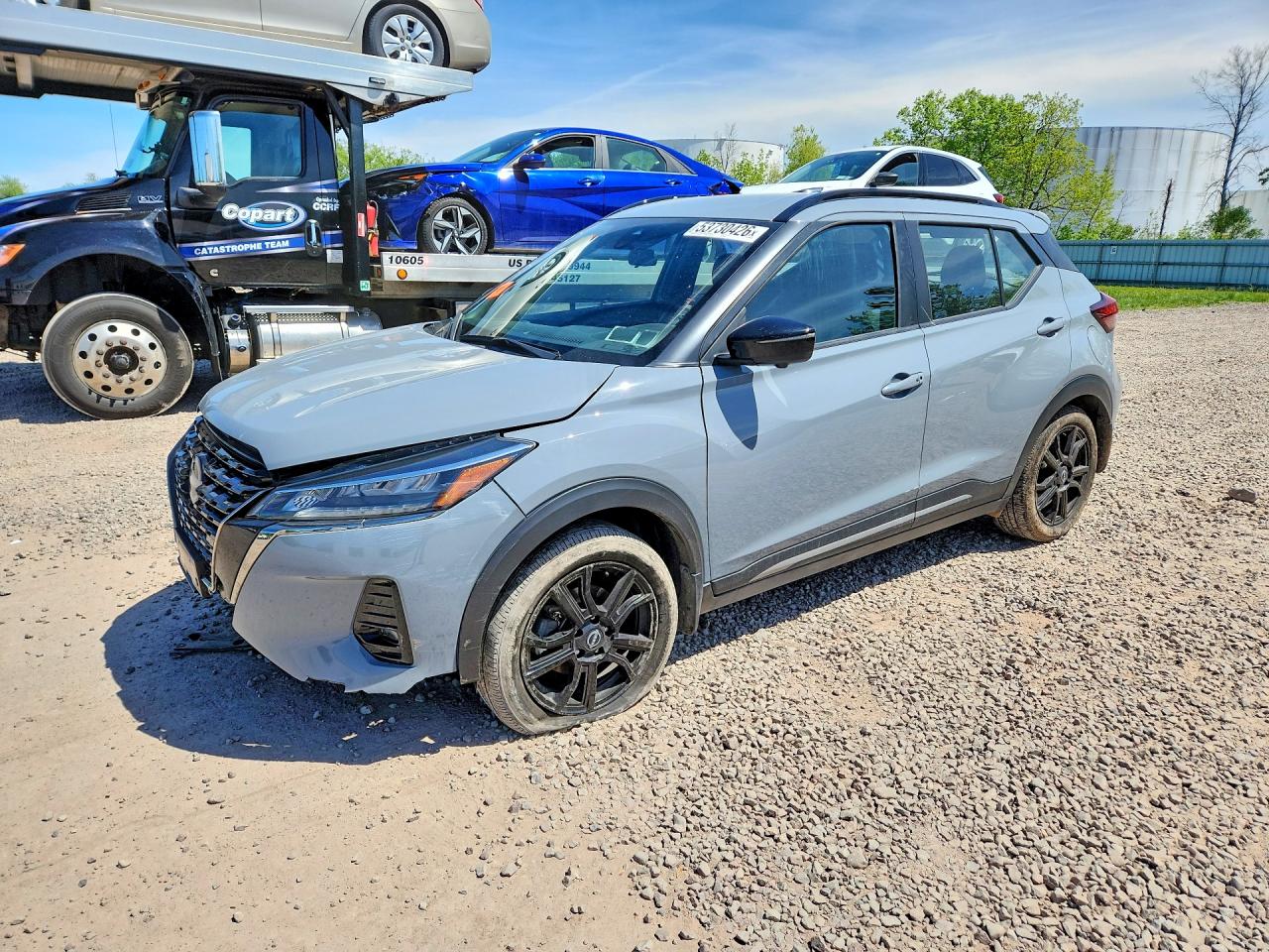 2024 NISSAN KICKS