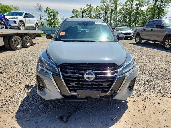 2024 NISSAN KICKS