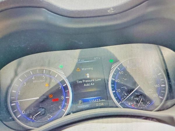 2015 INFINITI Q50