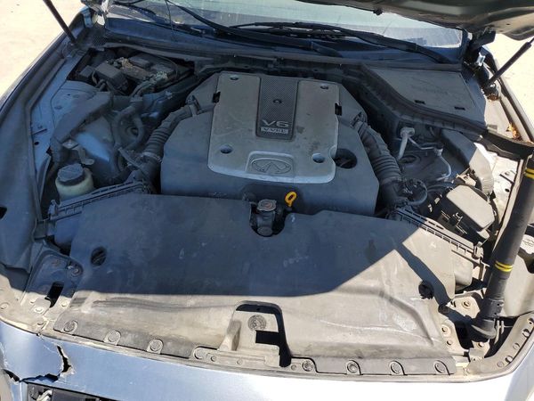2015 INFINITI Q50