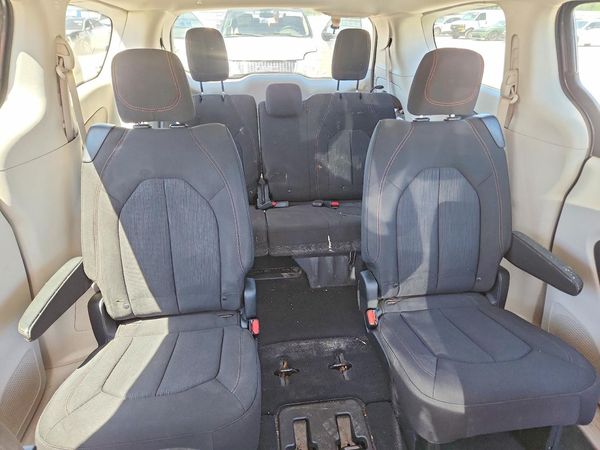 2017 CHRYSLER PACIFICA