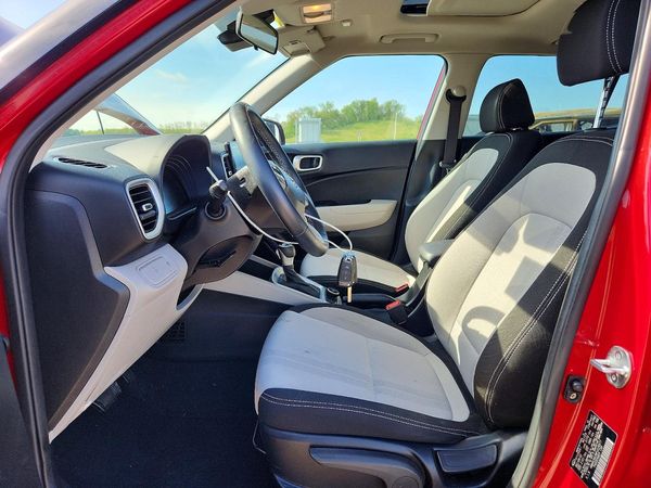 2023 HYUNDAI VENUE SEL, Limited