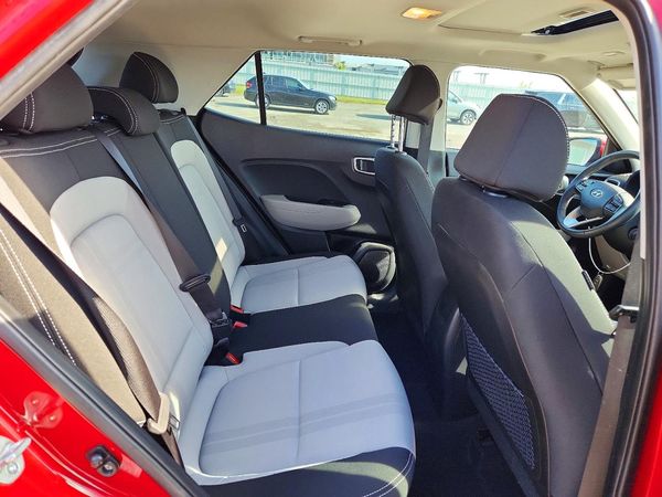 2023 HYUNDAI VENUE SEL, Limited