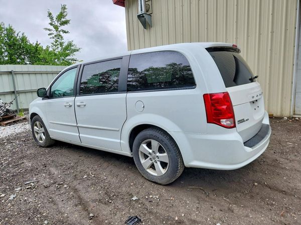 2013 DODGE GRAND CARAVAN SE