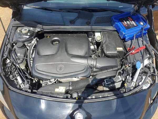 2015 MERCEDES-BENZ CLA-CLASS CLA250 — Engine bay