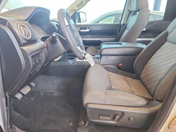 2021 TOYOTA TUNDRA SR5 grade