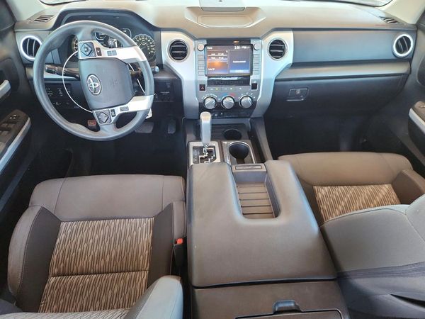 2021 TOYOTA TUNDRA SR5 grade