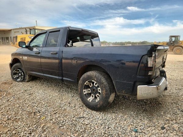 2015 RAM 1500 ST QUAD CAB 4X4