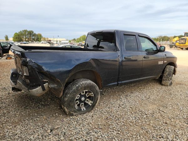 2015 RAM 1500 ST QUAD CAB 4X4
