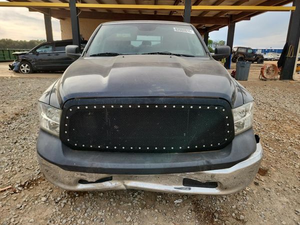2015 RAM 1500 ST QUAD CAB 4X4