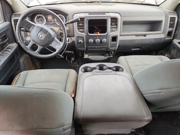 2015 RAM 1500 ST QUAD CAB 4X4