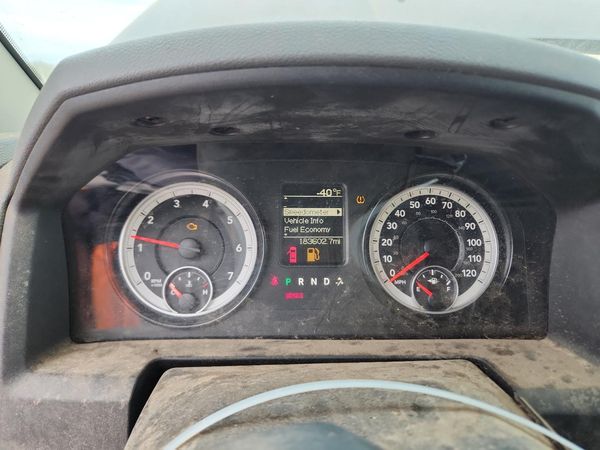 2015 RAM 1500 ST QUAD CAB 4X4