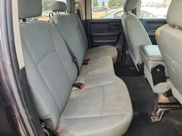 2015 RAM 1500 ST QUAD CAB 4X4