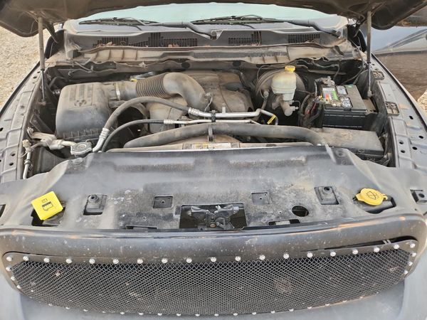 2015 RAM 1500 ST QUAD CAB 4X4