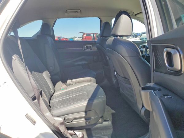 2025 KIA SORENTO