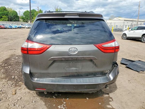 2015 TOYOTA SIENNA