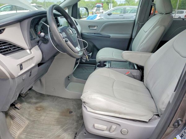 2015 TOYOTA SIENNA