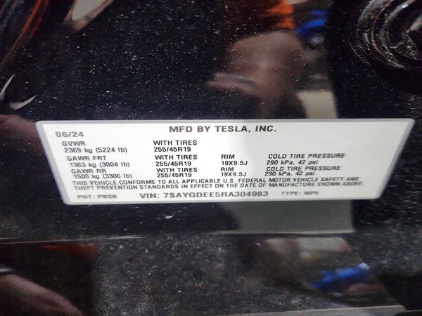 2024 TESLA MODEL Y