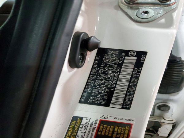 2012 TOYOTA CAMRY — VINS