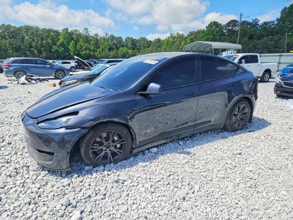 2025 TESLA MODEL Y