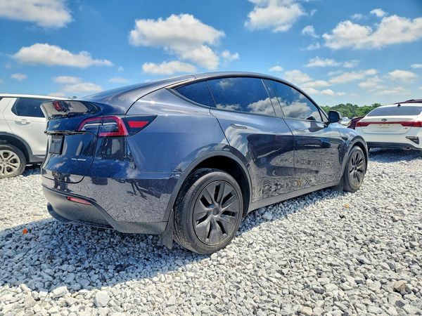 2025 TESLA MODEL Y