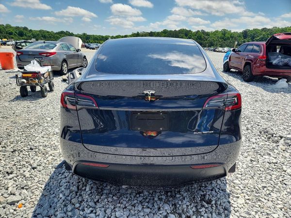 2025 TESLA MODEL Y