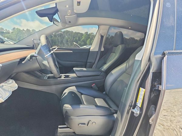 2025 TESLA MODEL Y